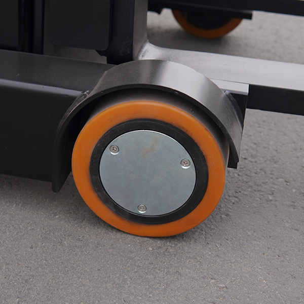 Reachforklift4