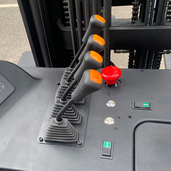 Reachforklift6